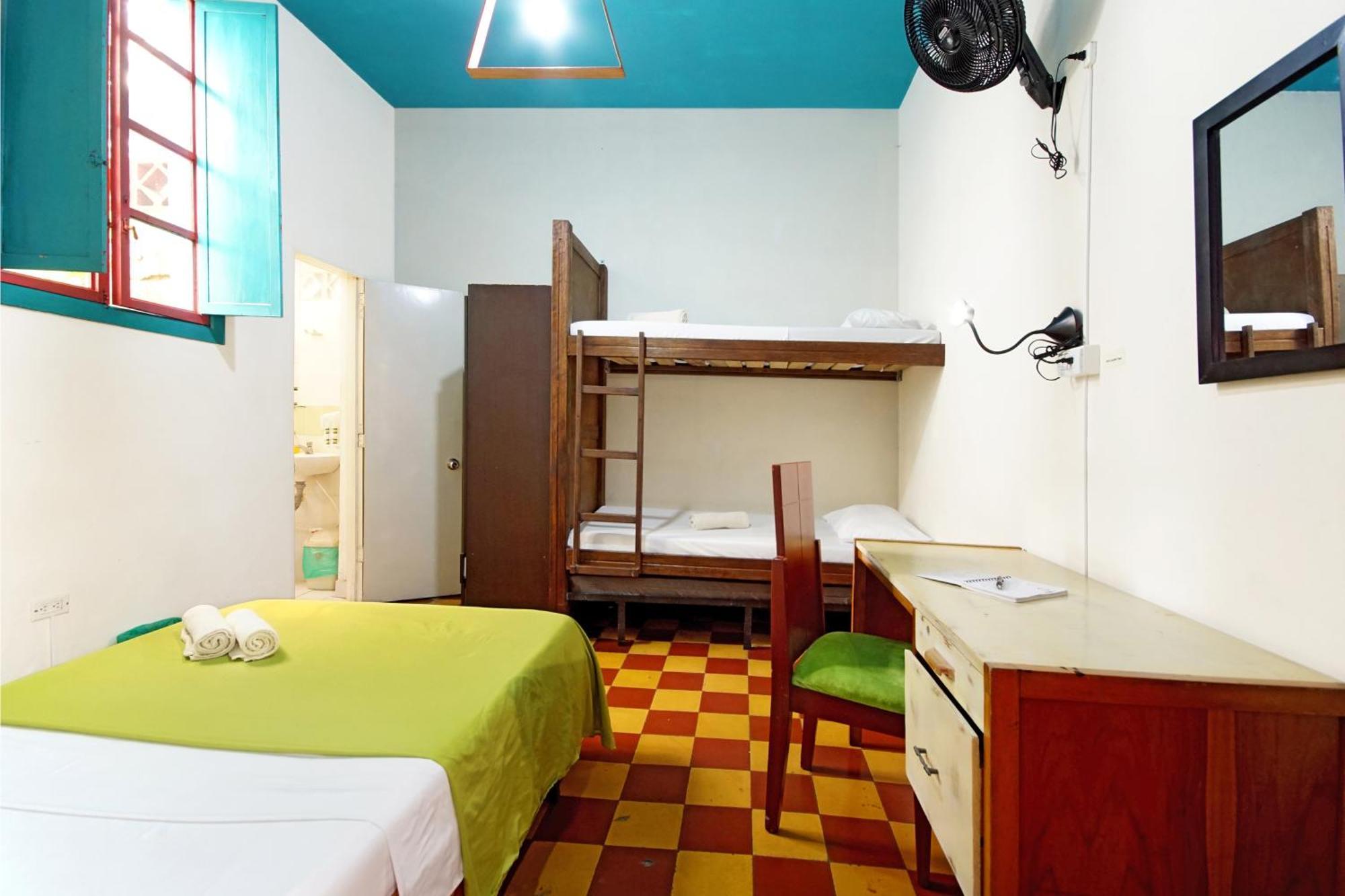 Ding-Dong Hostel Cali Exterior photo